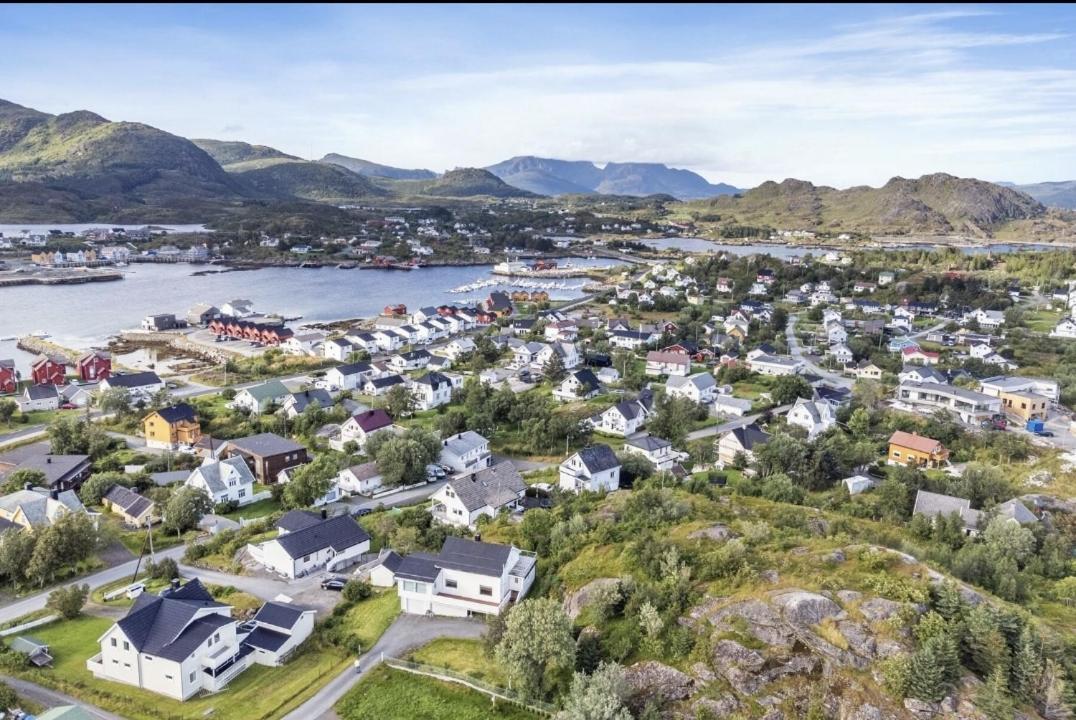Your Place To Stay In Lofoten At Our Family House! 발스타드 외부 사진